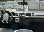 Cần bán xe Toyota Hiace năm 2011, màu xám