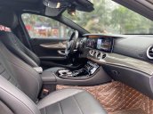 Bán Mercedes E300 AMG năm 2017, màu nâu ít sử dụng