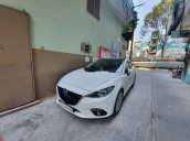 Bán xe Mazda 3 2.0AT năm sản xuất 2017, màu trắng còn mới