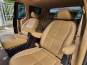 Cần bán lại xe Kia Sedona DATH 2.2AT đời 2018, màu đen, giá tốt