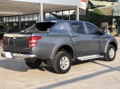 Cần bán nhanh chiếc bán tải Mitsubishi Triton đời 2016, màu xám, giá cực kì thấp