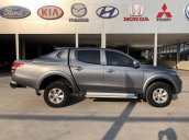 Cần bán nhanh chiếc bán tải Mitsubishi Triton đời 2016, màu xám, giá cực kì thấp