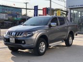 Cần bán nhanh chiếc bán tải Mitsubishi Triton đời 2016, màu xám, giá cực kì thấp