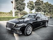 Cần bán xe Mercedes E200 đời 2017, màu đen