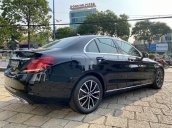 Cần bán Mercedes C200 năm sản xuất 2019, màu đen như mới