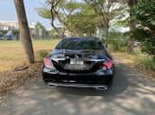 Bán xe Mercedes C200 đời 2018, màu đen như mới