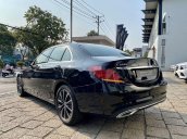 Cần bán Mercedes C200 năm sản xuất 2019, màu đen như mới