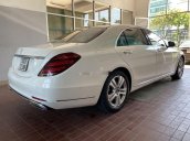 Bán xe Mercedes S450L sản xuất 2017, màu trắng như mới