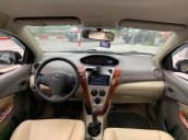 Cần bán Toyota Vios 2011, màu đen, số sàn