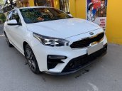 Cần bán xe Kia Cerato sản xuất 2020, màu trắng như mới, giá tốt