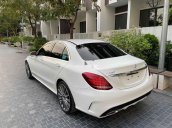 Cần bán xe Mercedes C300 AMG đời 2018, màu trắng chính chủ