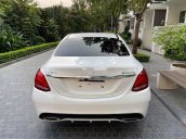 Cần bán xe Mercedes C300 AMG đời 2018, màu trắng chính chủ