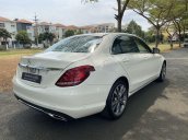 Bán Mercedes C250 2018, màu trắng còn mới