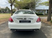 Bán Mercedes C250 2018, màu trắng còn mới