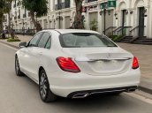 Bán nhanh xe Mercedes C200 sản xuất 2017, màu trắng