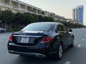 Cần bán xe Mercedes E200 đời 2017