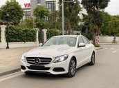 Bán nhanh xe Mercedes C200 sản xuất 2017, màu trắng