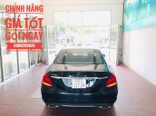 Cần bán gấp Mercedes C 200 đời 2018, màu đen, giá tốt
