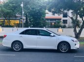 Cần bán Toyota Camry 2.5Q đời 2018, màu trắng, giá rẻ