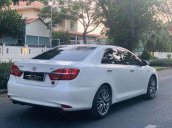 Cần bán Toyota Camry 2.5Q đời 2018, màu trắng, giá rẻ