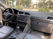 Cần bán Volkswagen Tiguan năm sản xuất 2018, màu đen, nhập khẩu nguyên chiếc, giá tốt