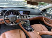 Cần bán Mercedes E300 AMG đời 2018, màu bạc