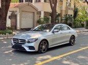 Cần bán Mercedes E300 AMG đời 2018, màu bạc