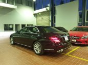 Bán Mercedes E200 sản xuất 2017, màu xanh lam