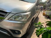 Cần bán Toyota Innova đời 2015, màu vàng