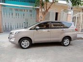 Bán Toyota Innova sản xuất năm 2017, màu vàng