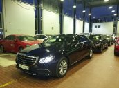 Bán Mercedes E200 sản xuất 2017, màu xanh lam