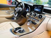 Mercedes C250 Exclusive xanh Cavansite, nội thất kem cực hot, đăng kí lần đầu T4/2017