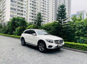 Cần bán xe Mercedes GLC250 năm sản xuất 2017, màu trắng