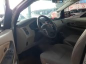 Bán Toyota Innova đời 2014, màu bạc, số sàn, giá rẻ nhất thị trường