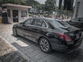 Thanh lý gấp chiếc Mercedes C200 đời 2018, màu đen, giá tốt