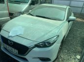 Ngân hàng bán đấu giá chiếc Mazda 3 đăng kí năm 2018, màu trắng