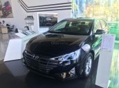 Cần bán xe Hyundai Elantra năm sản xuất 2019, màu đen, giá 607tr