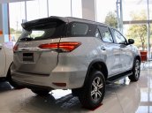 Bán Toyota Fortuner 2020 - máy dầu - số tự động, cam kết giá tốt - khuyến mãi lớn, trả trước 250 triệu - lãi suất thấp