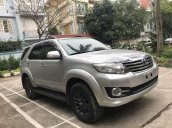 Bán xe Toyota Fortuner 2015, số tự động, màu bạc