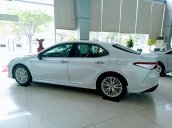 Bán Toyota Camry nhập Mỹ, sản xuất 2020, mới 100%, xe full option, giao ngay tận tay khách