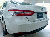 Bán Toyota Camry nhập Mỹ, sản xuất 2020, mới 100%, xe full option, giao ngay tận tay khách