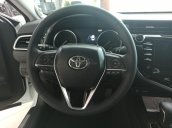 Bán Toyota Camry nhập Mỹ, sản xuất 2020, mới 100%, xe full option, giao ngay tận tay khách