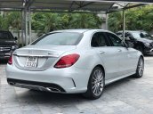 Chính hãng thanh lý xe trưng bày C300 AMG