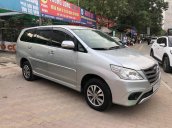 Cần bán Toyota Innova 2.0 E năm 2015, màu bạc ít sử dụng