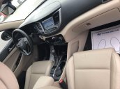 Cần bán gấp Hyundai Tucson 2.0AT 2015, nhập khẩu nguyên chiếc