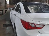 Bán Hyundai Sonata 2.0 AT năm 2011, màu trắng, nhập khẩu 