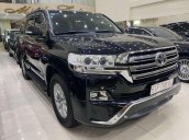 Cần bán Toyota Land Cruiser 5.7 sản xuất năm 2016, màu đen, xe nhập
