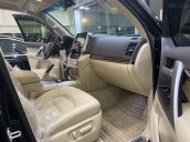 Cần bán Toyota Land Cruiser 5.7 sản xuất năm 2016, màu đen, xe nhập