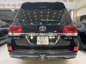 Cần bán Toyota Land Cruiser 5.7 sản xuất năm 2016, màu đen, xe nhập