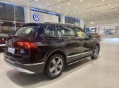 Giảm 50% trước bạ cho xe nhập Vw Tiguan Luxury màu đen Pearl - Ms Lan Phương VW Sài Gòn